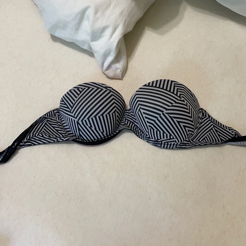 Victoria secret bra strapless 34b